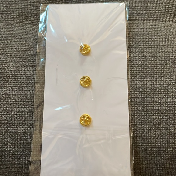 New Set of 3 Kate Spade pins Bloom Bloom - Picture 2 of 2